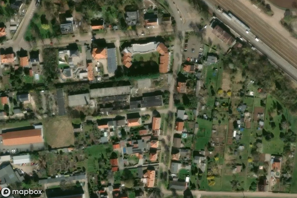 Vista aérea por satélite de VEB Ofenwerk, un Fábrica abandonado en Könnern, Alemania