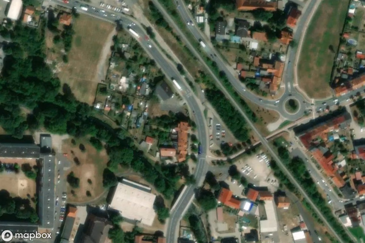 Satellietbeeld vanuit de lucht van Wohnhaus, een verlaten Woonhuis in Mühlhausen/Thüringen, Duitsland