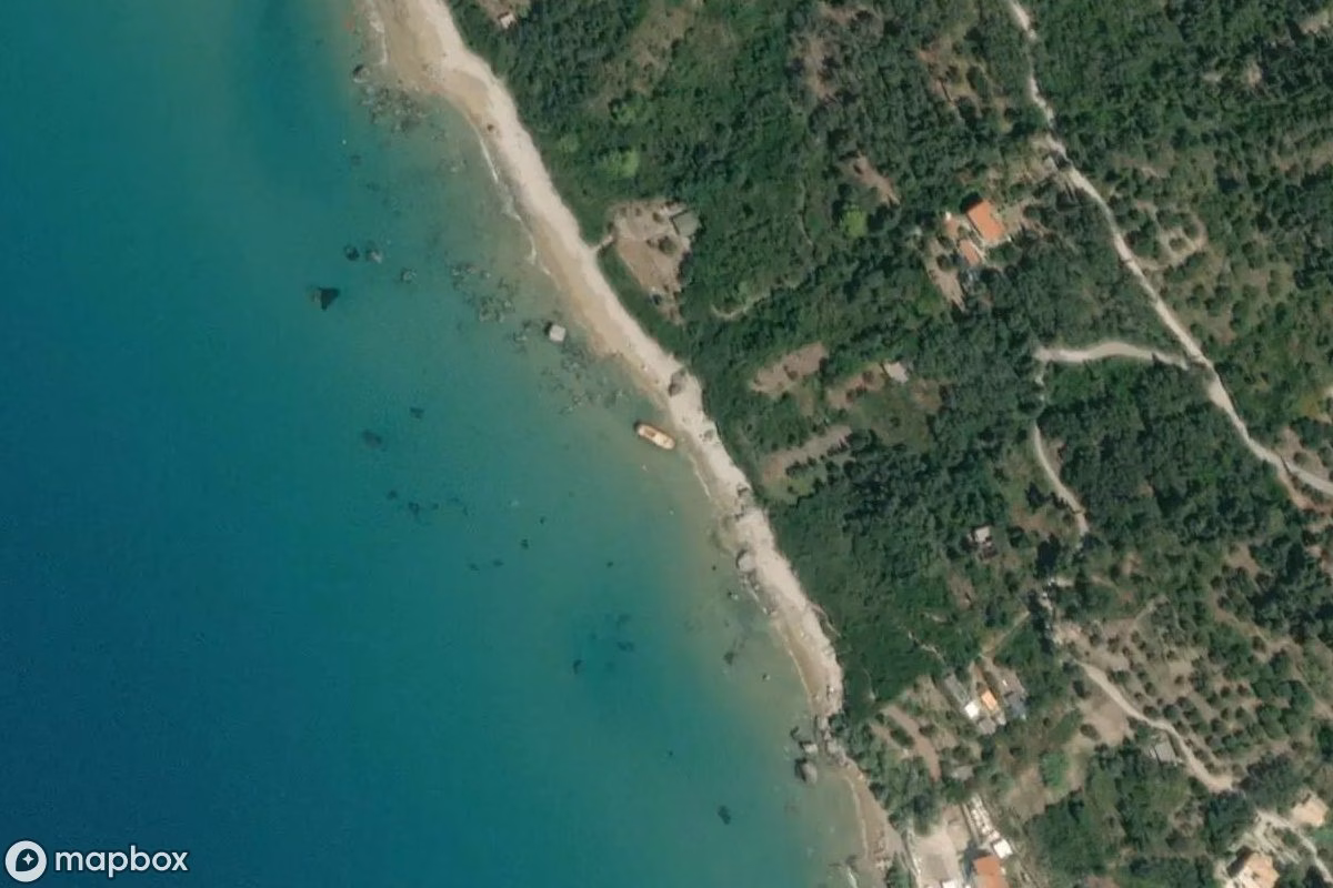 Műholdas légi felvétel Wrack Heiliger Gordios helyszínről, egy elhagyatott  itt: Agios Gordios, Görögország