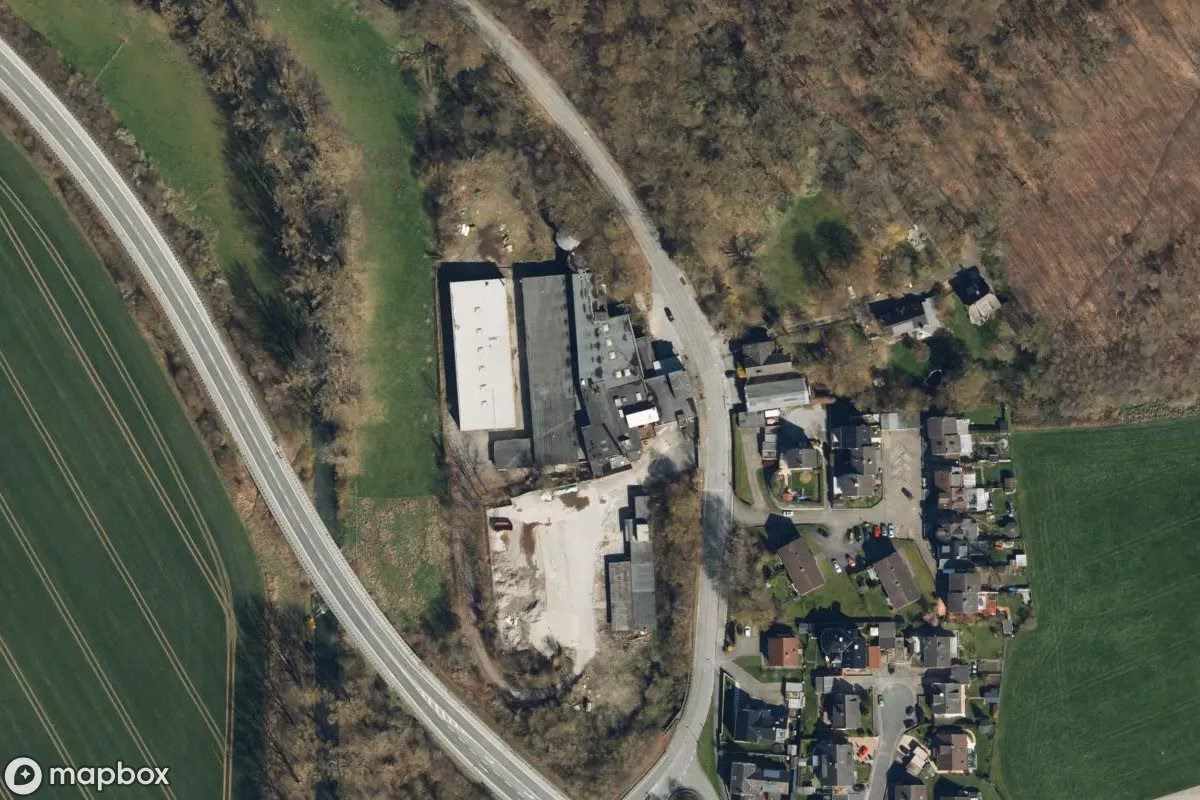 Satellitbillede set fra luften af Fabrik, et forladt Fabrik i Menden (Sauerland), Tyskland