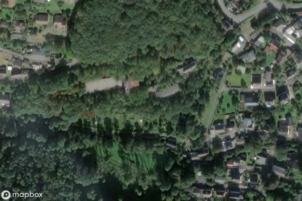 Satellietbeeld vanuit de lucht van Fabrik, een verlaten Fabriek in Schönbach, Duitsland