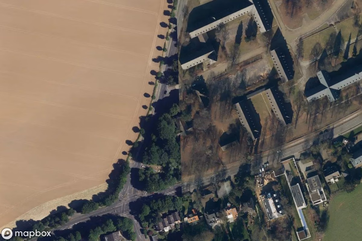 Satelitarny widok z lotu ptaka Kirche, opuszczone Kościół w Dusseldorf, Niemcy