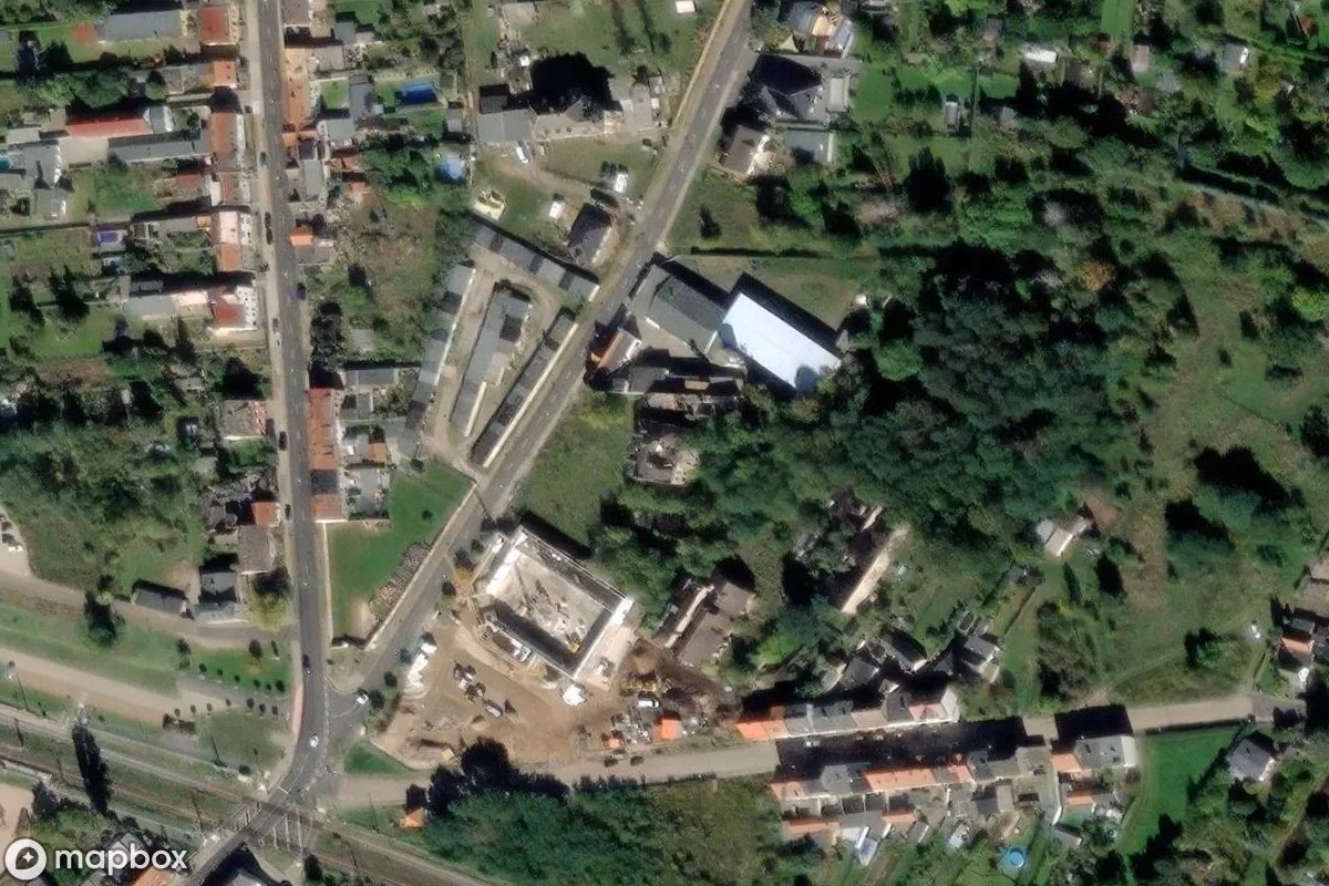 Satellitbild från luften av Villa, en övergiven Bostadshus i Coswig (Anhalt), Tyskland