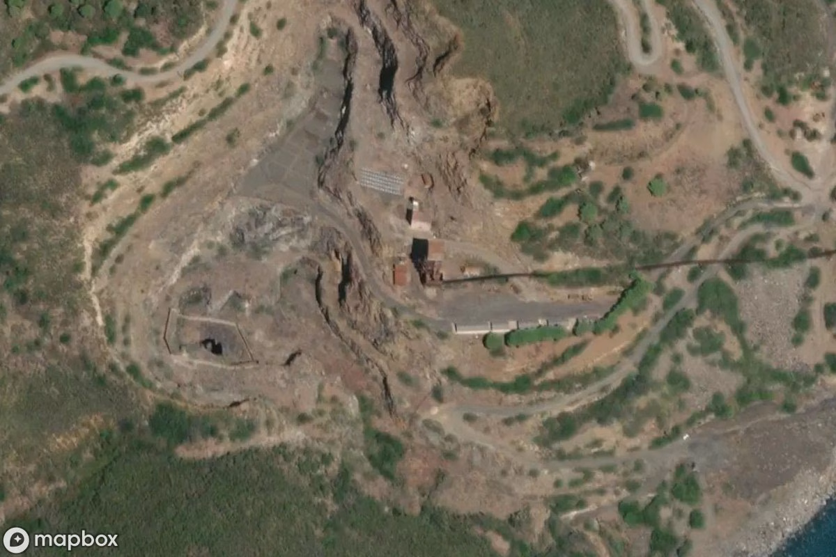 Satellitbillede set fra luften af Lost Place, et forladt  i Capoliveri, Italien