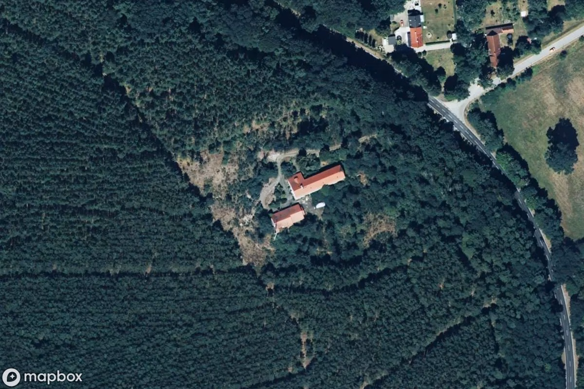 Aerial satellite view of Alte Gesamtschule, an abandoned School in Weißkollm - Běły Chołmc, Germany