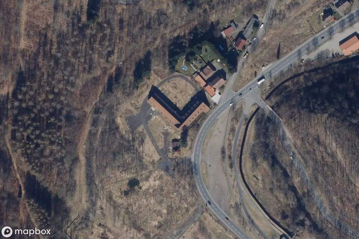 Satellitbild från luften av Werk, en övergiven Fabrik i Bad Lauterberg im Harz, Tyskland