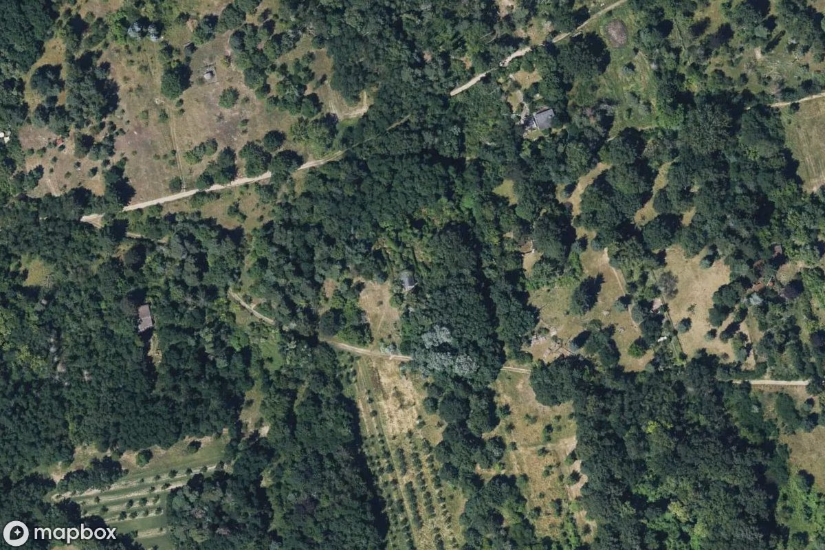 Vista aérea por satélite de Haus, un  abandonado en Ingelheim am Rhein, Alemania