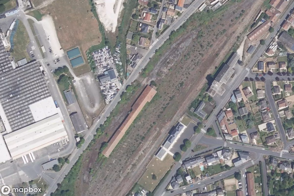 Satelitarny widok z lotu ptaka Bahnhof Pays, opuszczone Dworzec w Pithiviers, Francja