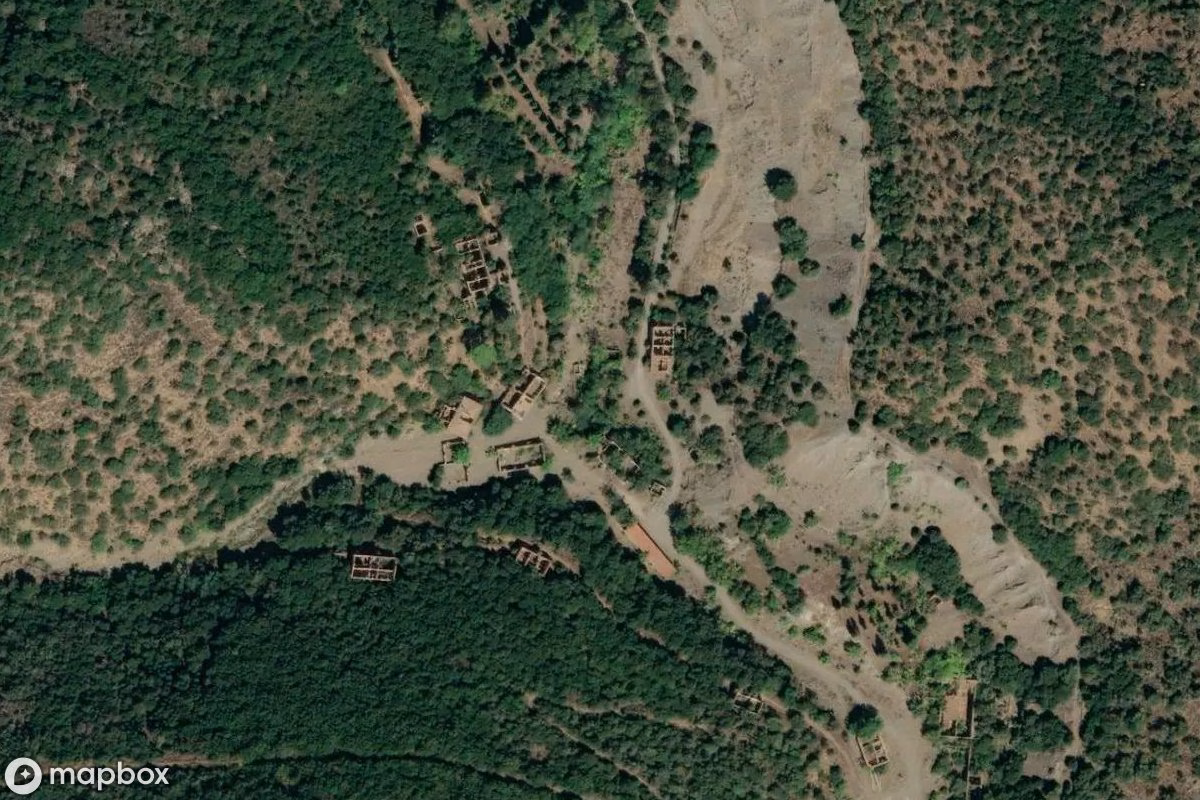 Satelitarny widok z lotu ptaka Minendorf, opuszczone  w Santu Idu/San Vito, Włochy