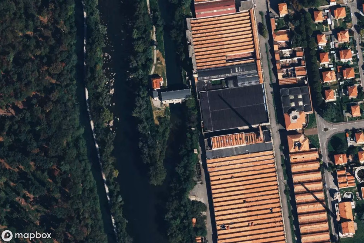 Satellitenansicht von Lost Place, eine verlassene  in Crespi d'Adda, Italien