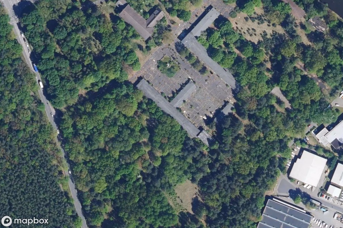 Satelitní letecký pohled na Schule, opuštěné Škola v Velten, Německo