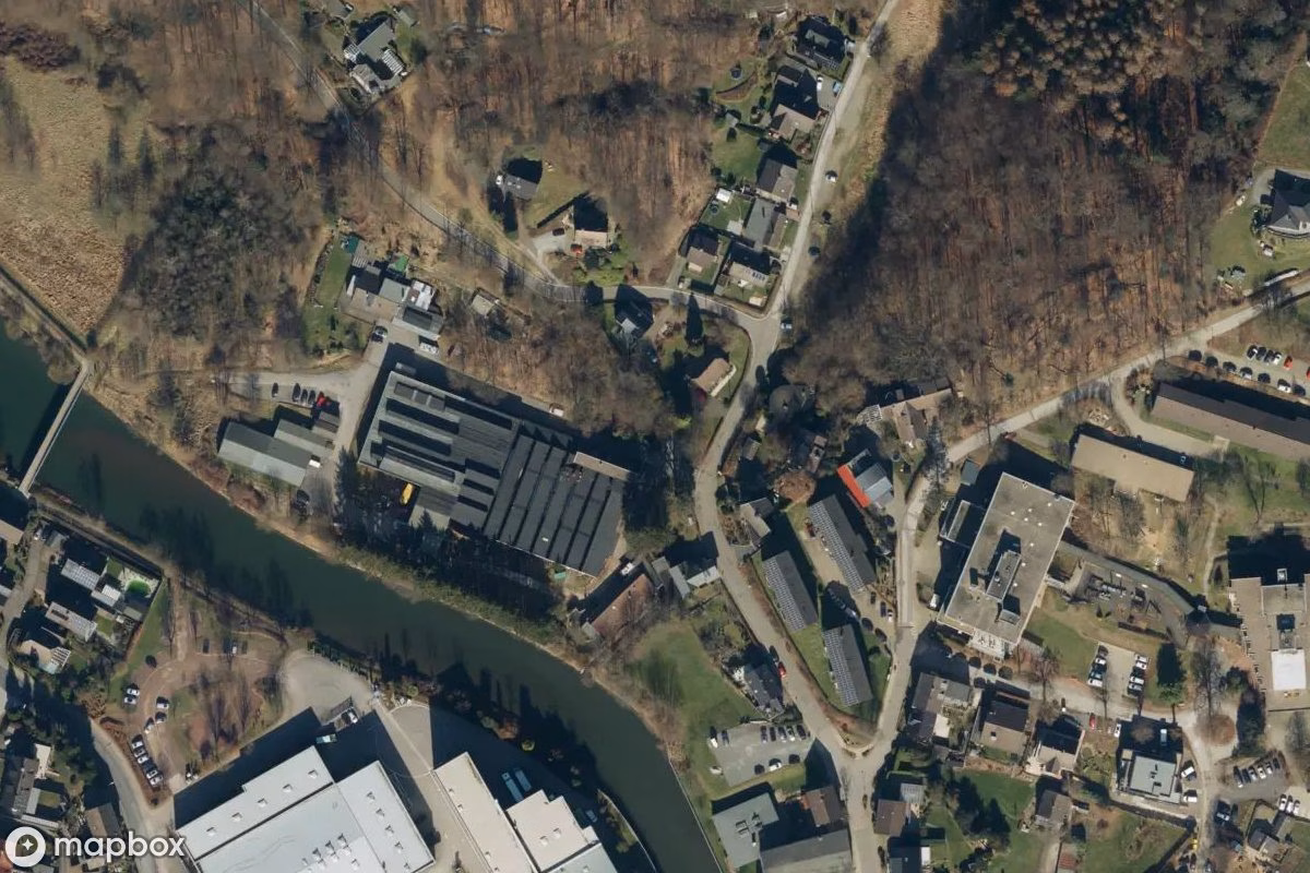 Satellietbeeld vanuit de lucht van Einmannbunker, een verlaten Bunker in Hückeswagen, Duitsland