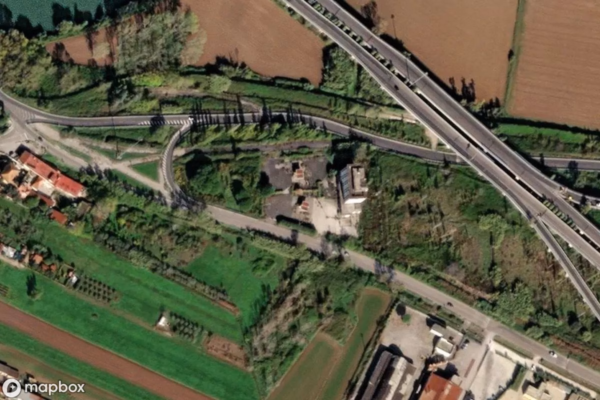 Vue aérienne satellite de Lost Place, un  abandonné à Sessa Aurunca, Italie