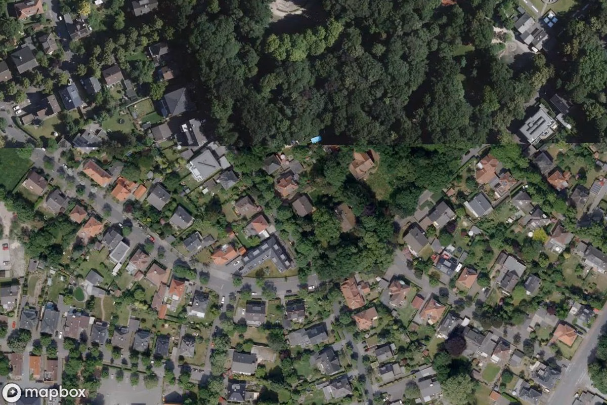 Satellietbeeld vanuit de lucht van Villa, een verlaten Woonhuis in Gütersloh, Duitsland