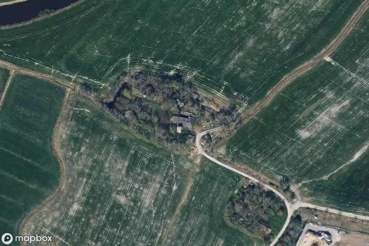 Satellitbillede set fra luften af Bauernhaus, et forladt  i Wangerland, Tyskland