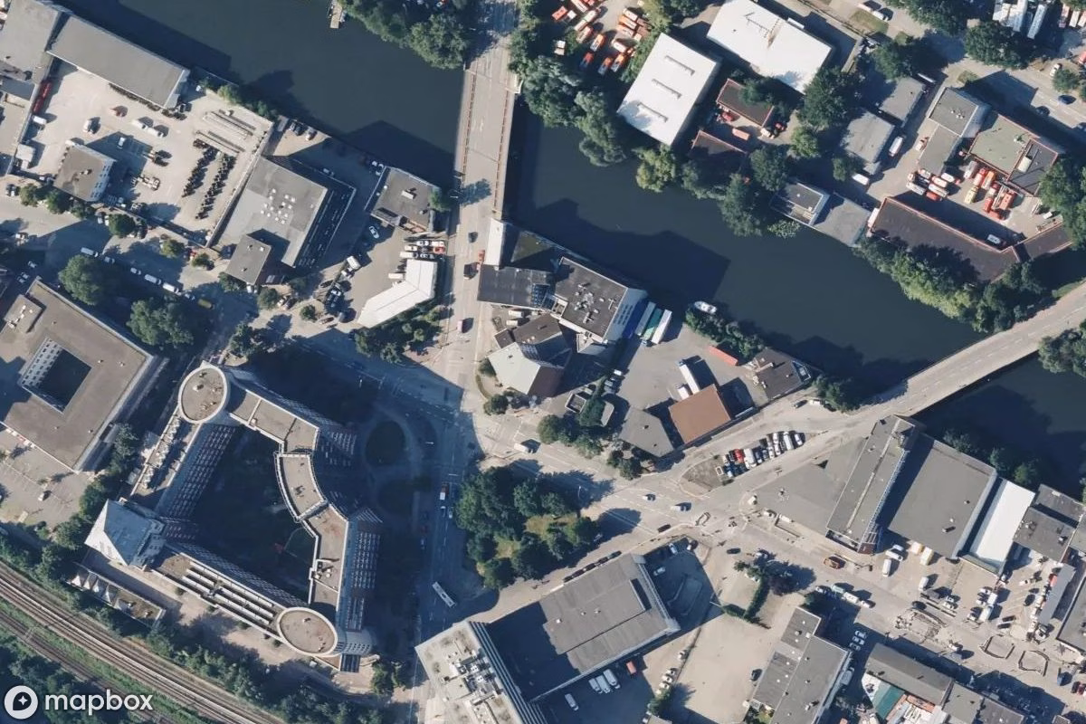 Satelitní letecký pohled na Hochhaus, opuštěné  v Hamburg, Německo