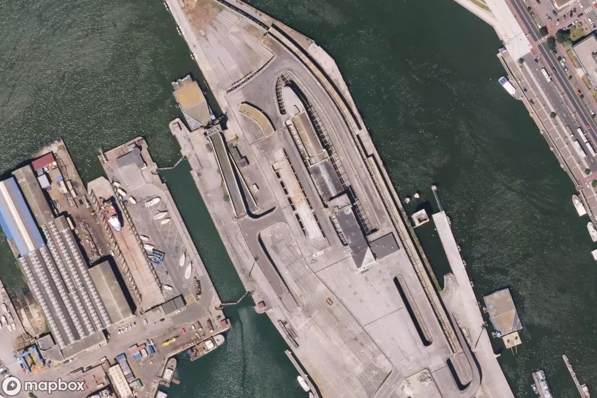 Satellietbeeld vanuit de lucht van Bahnhof Boulogne Marine, een verlaten  in Boulogne-sur-Mer, Frankrijk
