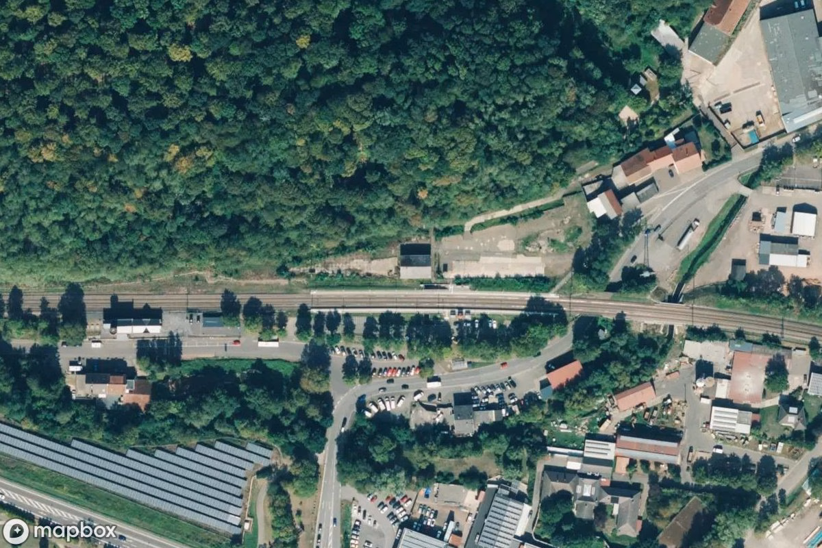 Satelitní letecký pohled na Bahnhof, opuštěné Nádraží v Beckingen, Německo