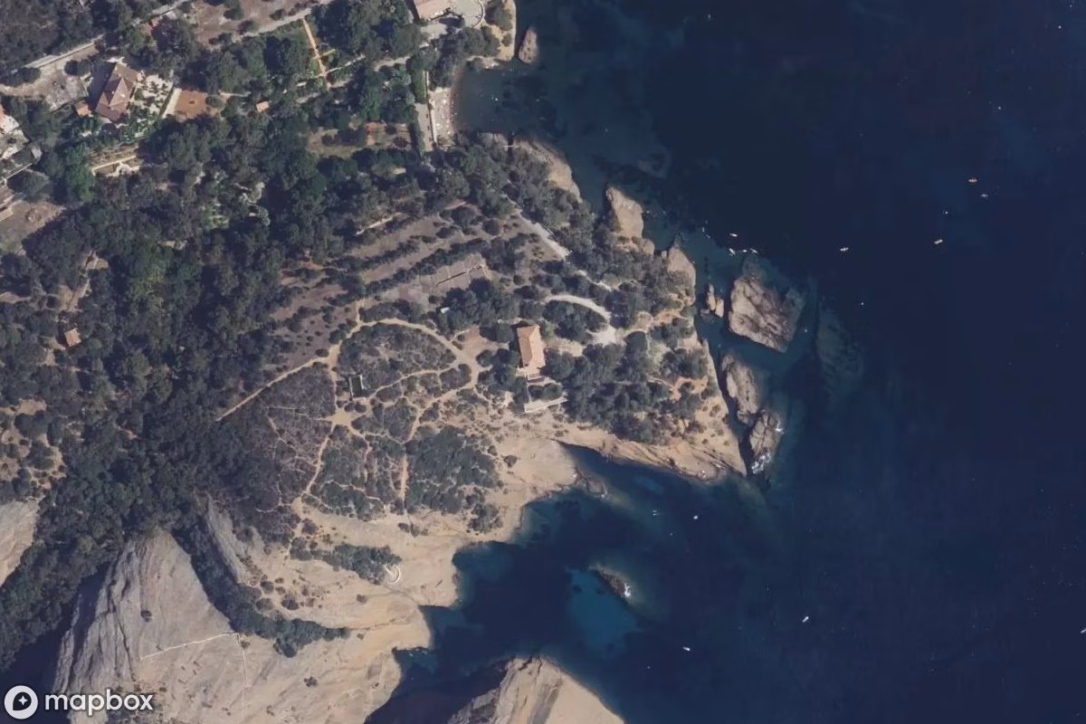 Satellitbillede set fra luften af Haus, et forladt  i La Ciotat, Frankrig