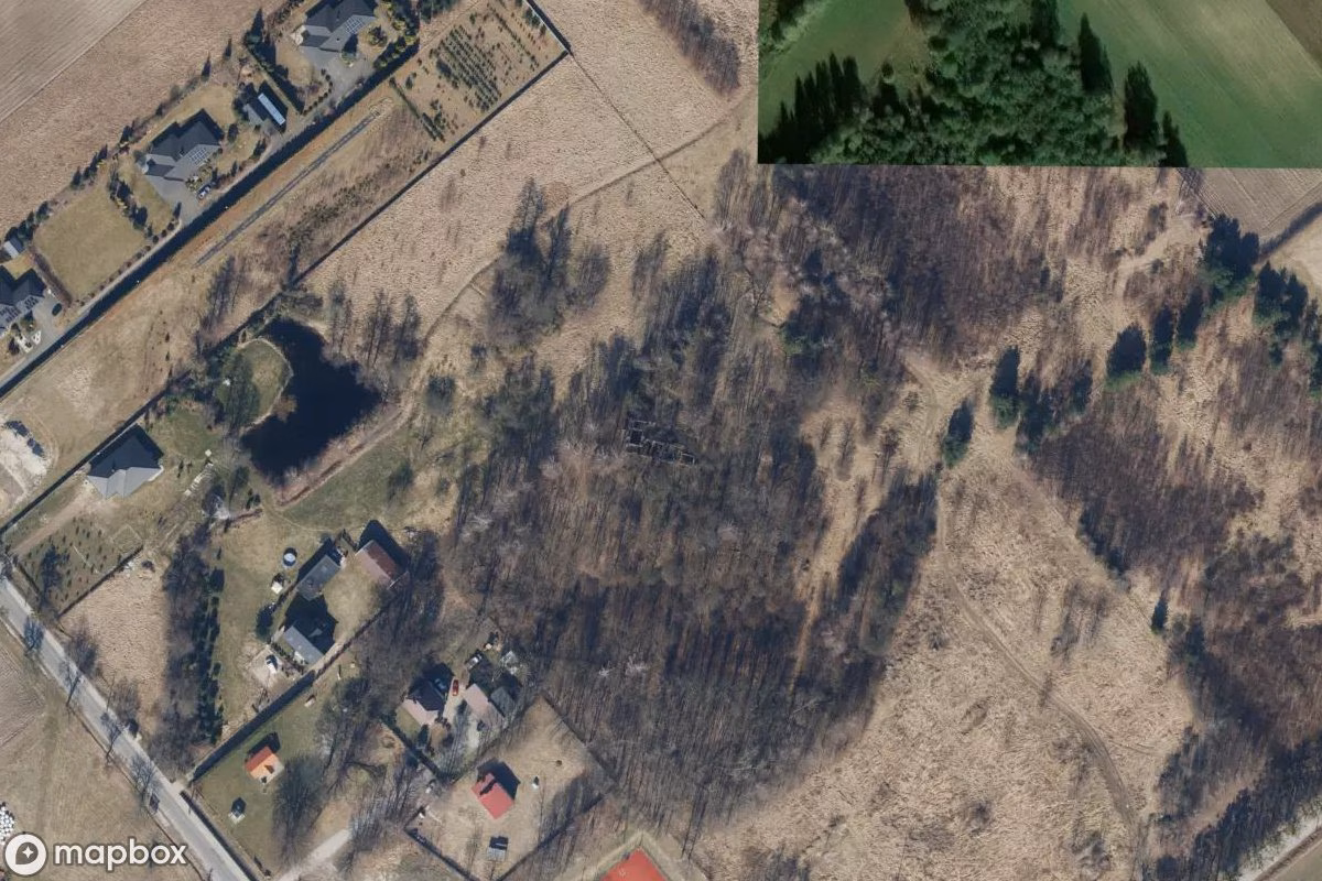 Satelitní letecký pohled na Ruinen Herrenhaus Kloczkowska, opuštěné Zřícenina v Wiączyń Dolny, Polsko