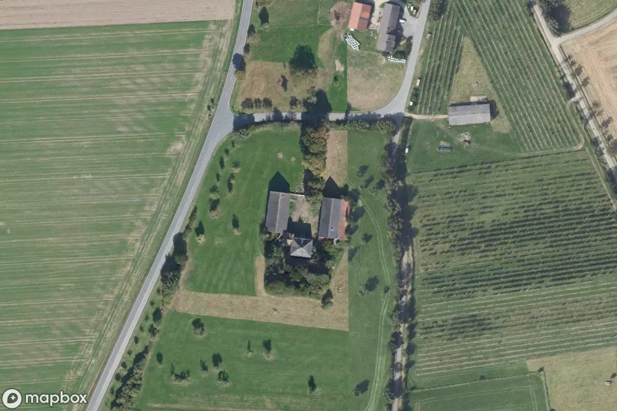 Vue aérienne satellite de Hof, un Ferme abandonné à Salzkotten, Allemagne