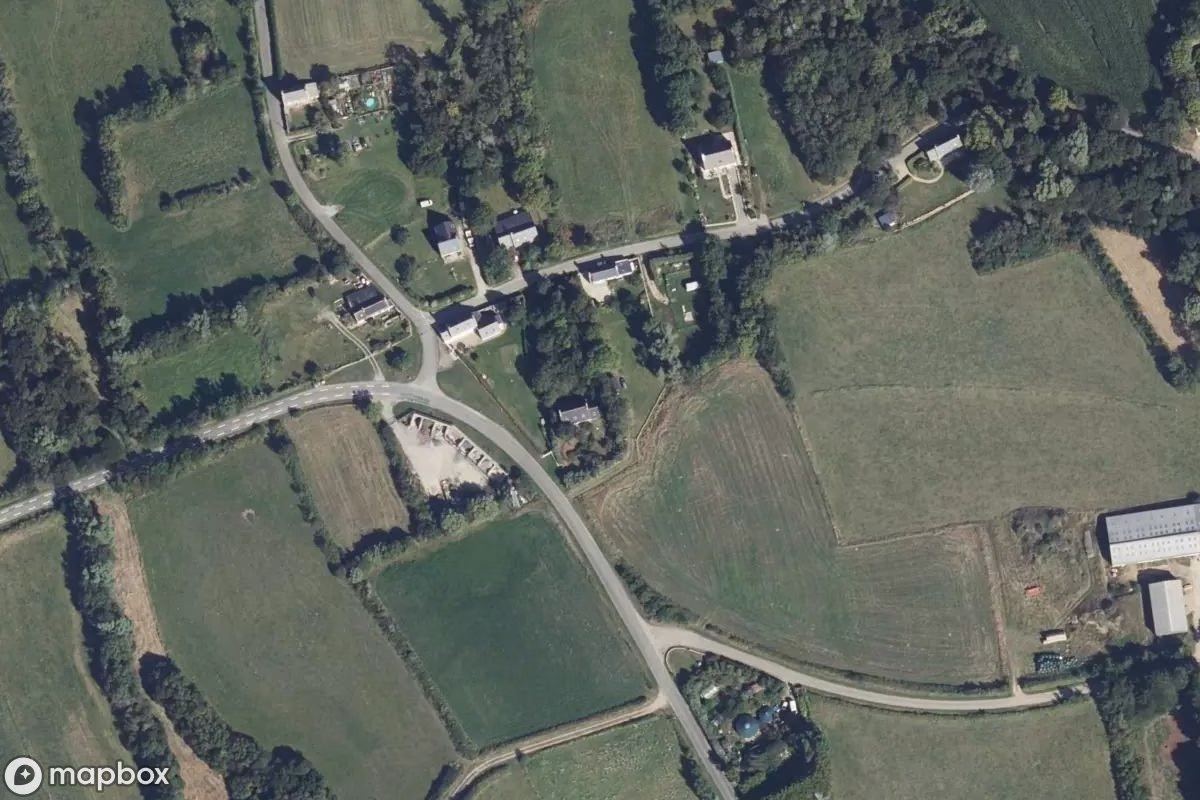 Satelitarny widok z lotu ptaka Maison Plouhi, opuszczone Dom mieszkalny w Audierne, Francja