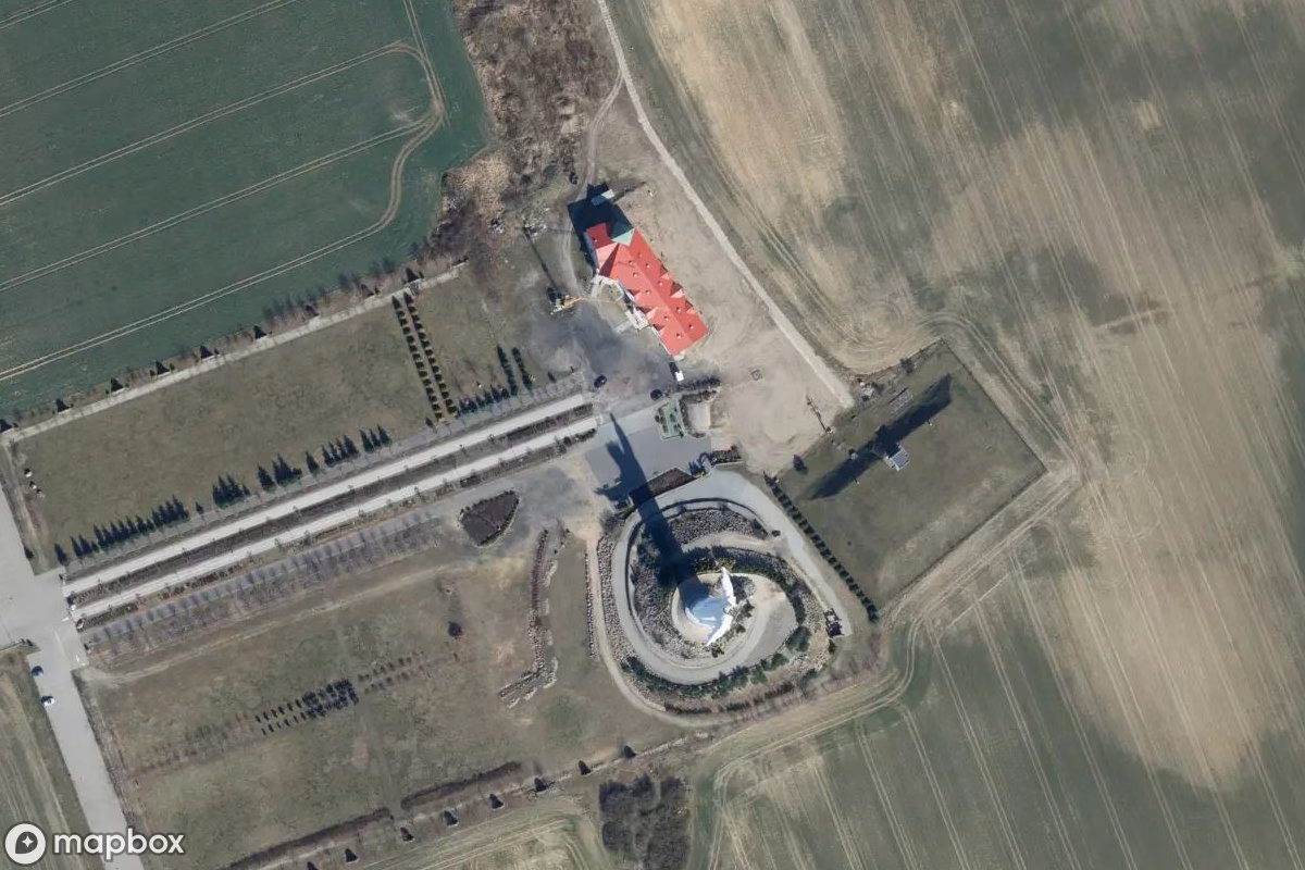 Satellitbillede set fra luften af Christusdenkmal Świebodzin, et forladt  i Świebodzin, Polen