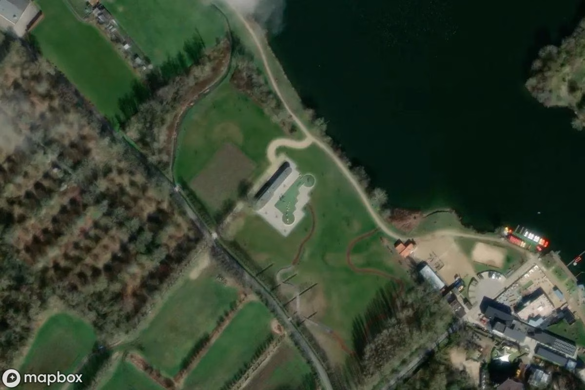 Satelitní letecký pohled na Schwimmbad Kikkerpoel, opuštěné Bazén v Oudenaarde, Belgie