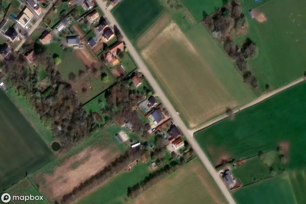 Satellietbeeld vanuit de lucht van Chez Mamounette, een verlaten Restaurant in Lubbeek, België