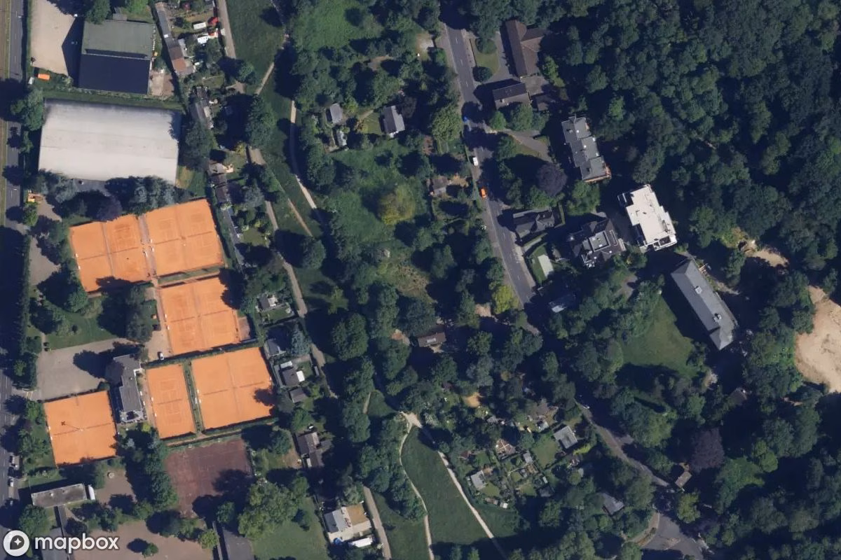 Satelitní letecký pohled na Villa, opuštěné Obytný dům v Dusseldorf, Německo