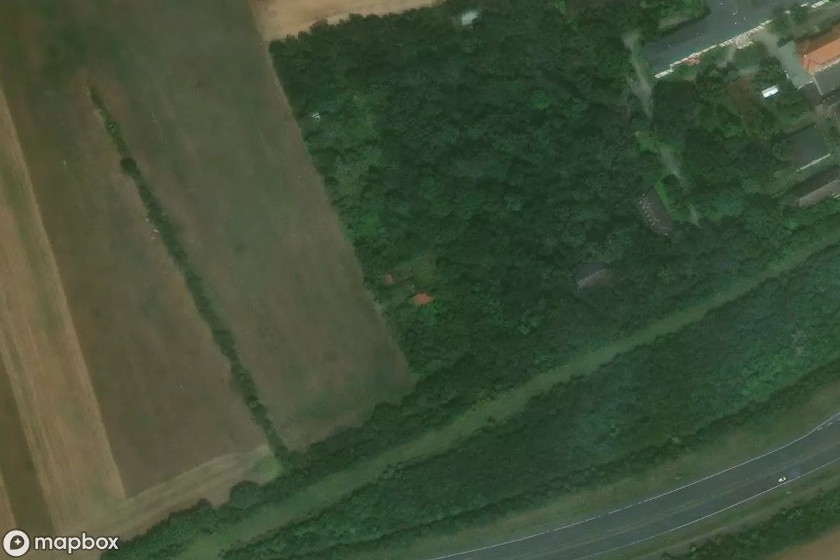 Satelitní letecký pohled na Kleingarten Siedlung, opuštěné Statek v Landsberg, Německo