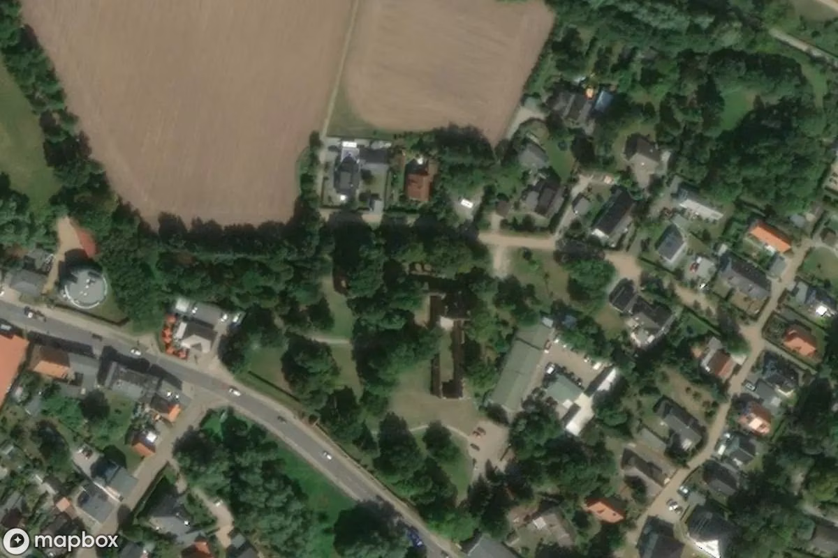 Satelitarny widok z lotu ptaka Klosterruine Eldena, opuszczone Ruina w Greifswald, Niemcy