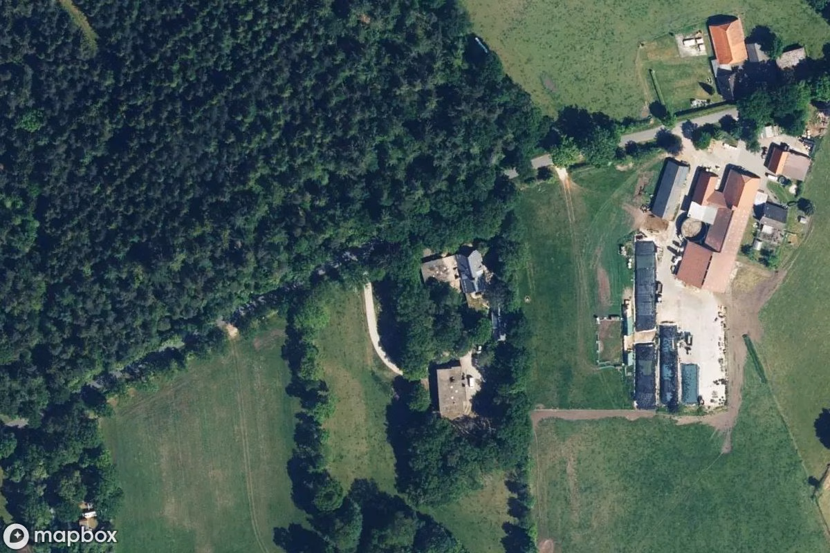 Satellitenansicht von Jugendherberge, eine verlassene  in Zetel, Deutschland