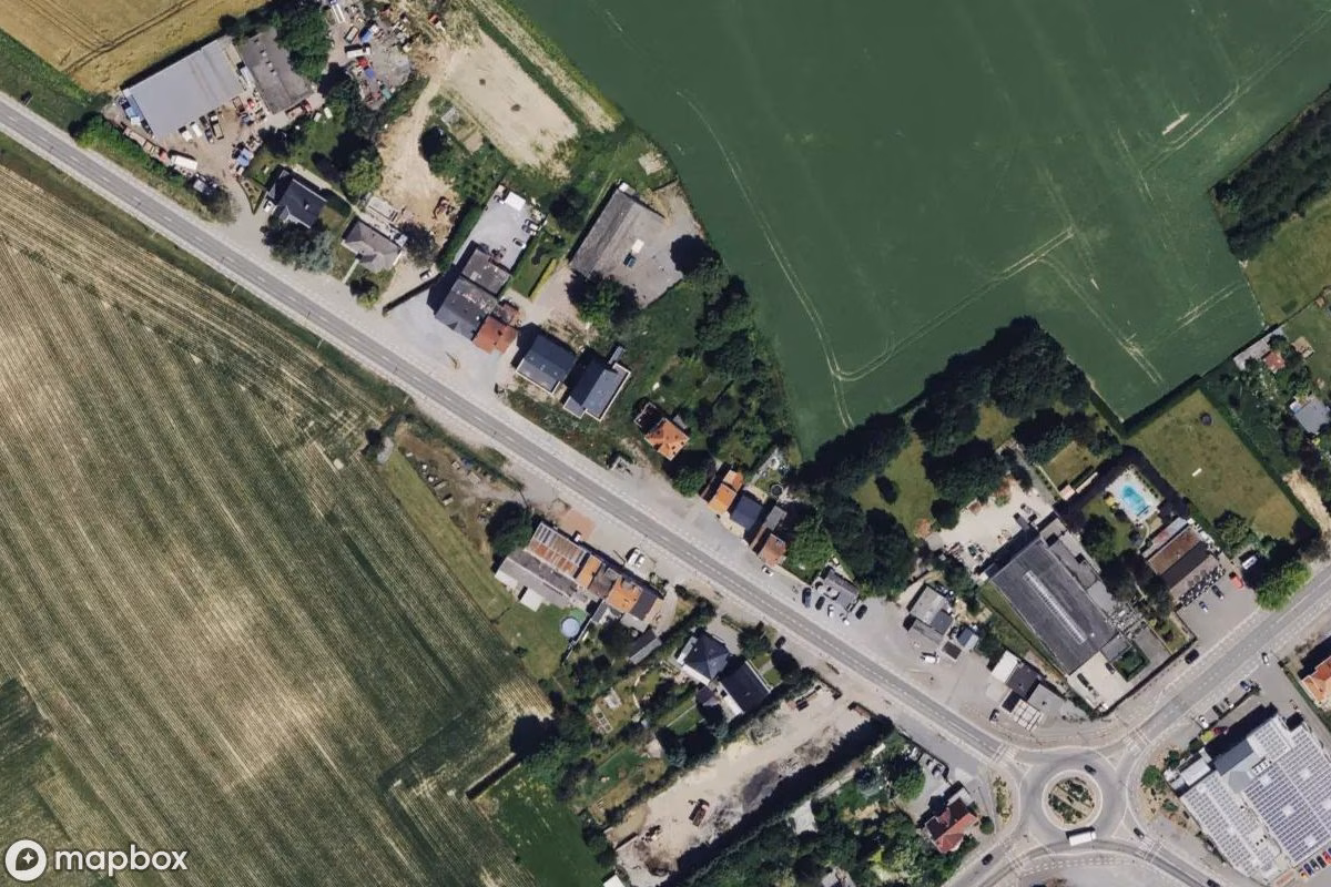 Satellietbeeld vanuit de lucht van Haus, een verlaten in Oreye, België