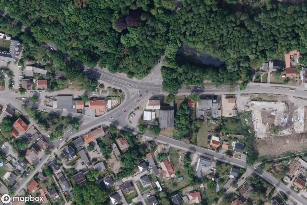 Satelitní letecký pohled na Gasthaus, opuštěné  v Stahnsdorf, Německo