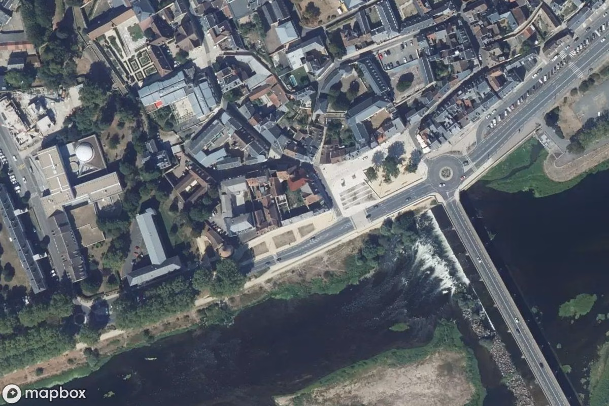 Vue aérienne satellite de L’Hostellerie, un Hôtel abandonné à Nevers, France