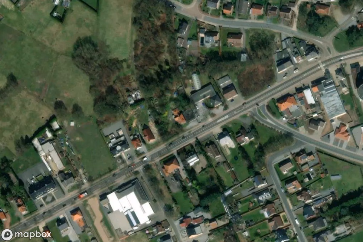 Műholdas légi felvétel Haus des Antiquitäten Händlers helyszínről, egy elhagyatott itt: Helchteren, Belgium