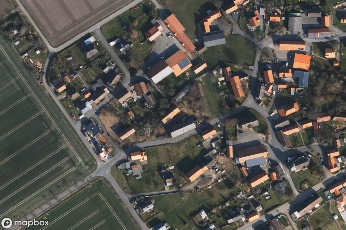 Satelitní letecký pohled na Bauernhof, opuštěné Statek v Klein Mahner, Německo