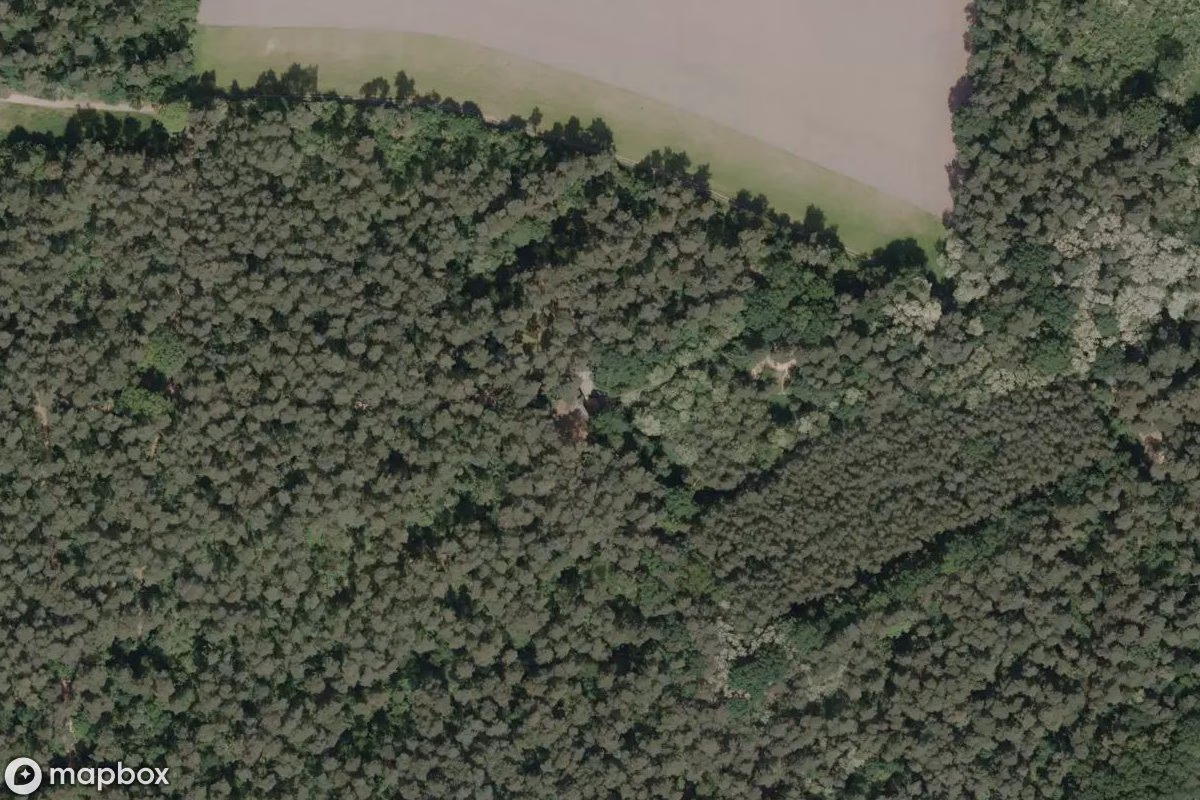Satellietbeeld vanuit de lucht van Schießstand Rhedaer Forst, een verlaten Sportcomplex in Gütersloh, Duitsland