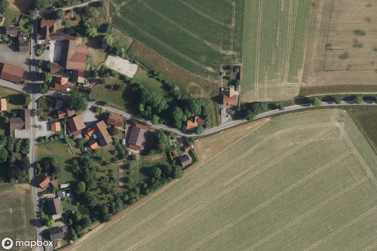 Satellietbeeld vanuit de lucht van Kneipe, een verlaten Restaurant in Barntrup, Duitsland