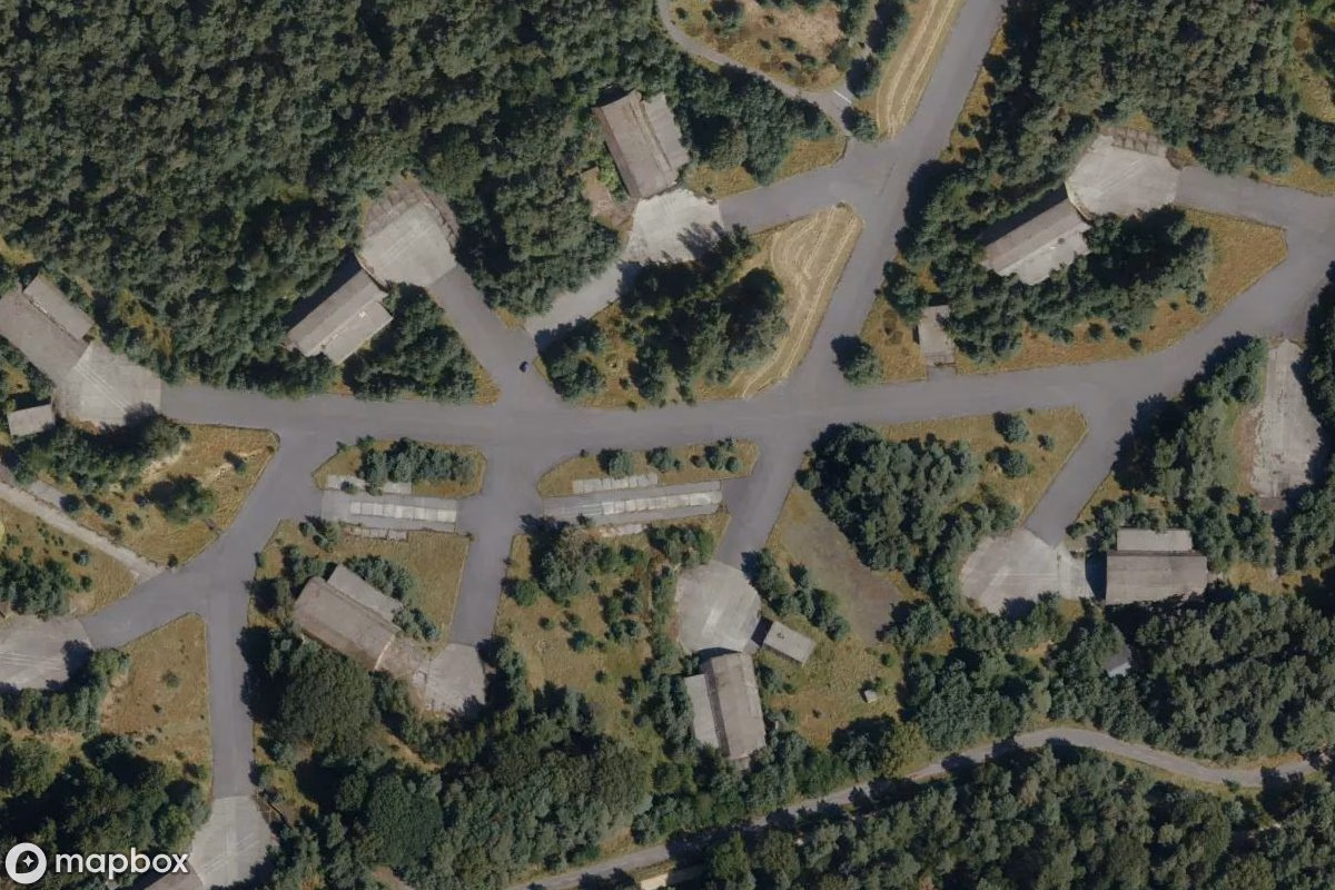 Satellietbeeld vanuit de lucht van RAF-Gelände, een verlaten Militair terrein in Niederkrüchten, Duitsland