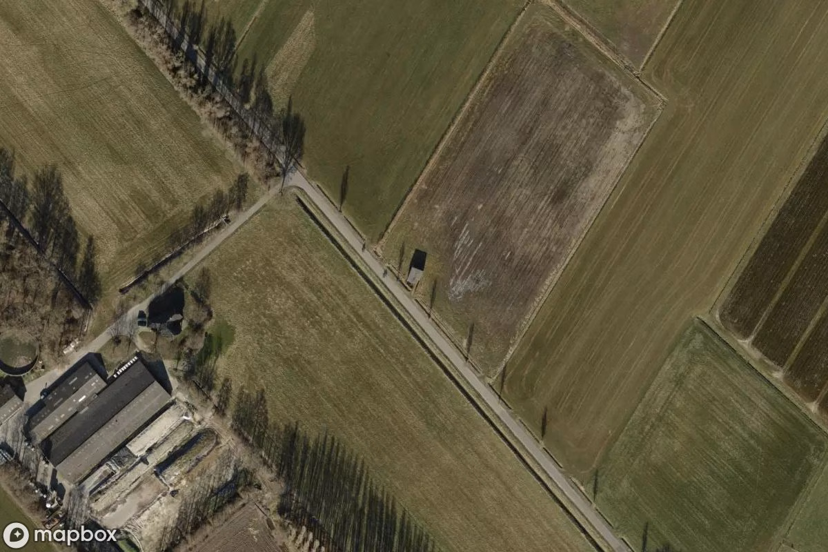 Satellitbild från luften av Scheinflugplatz Saasveld, en övergiven Bunker i Saasveld, Nederländerna