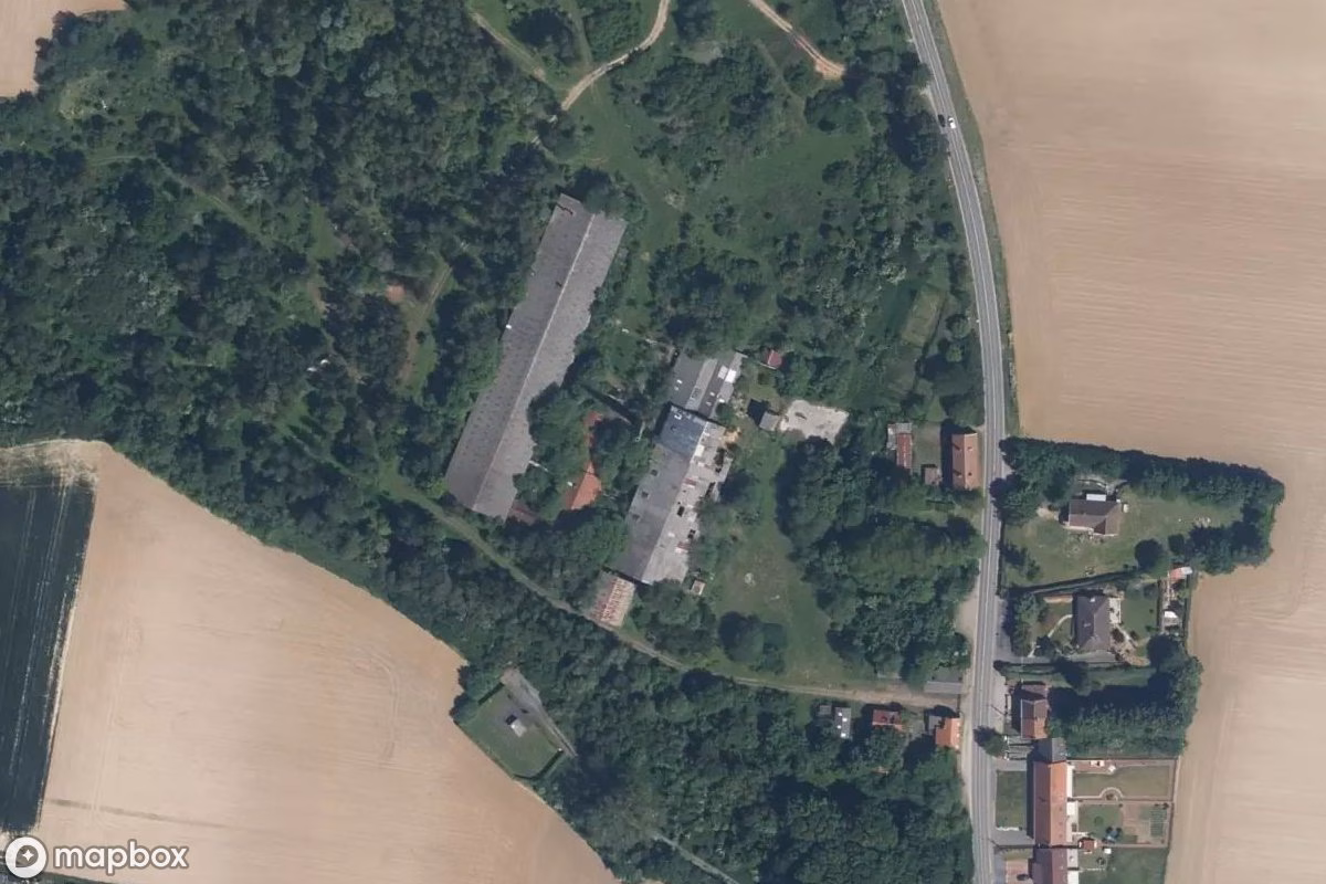 Satellitbillede set fra luften af Ziegelei A, et forladt Fabrik i Arleux, Frankrig