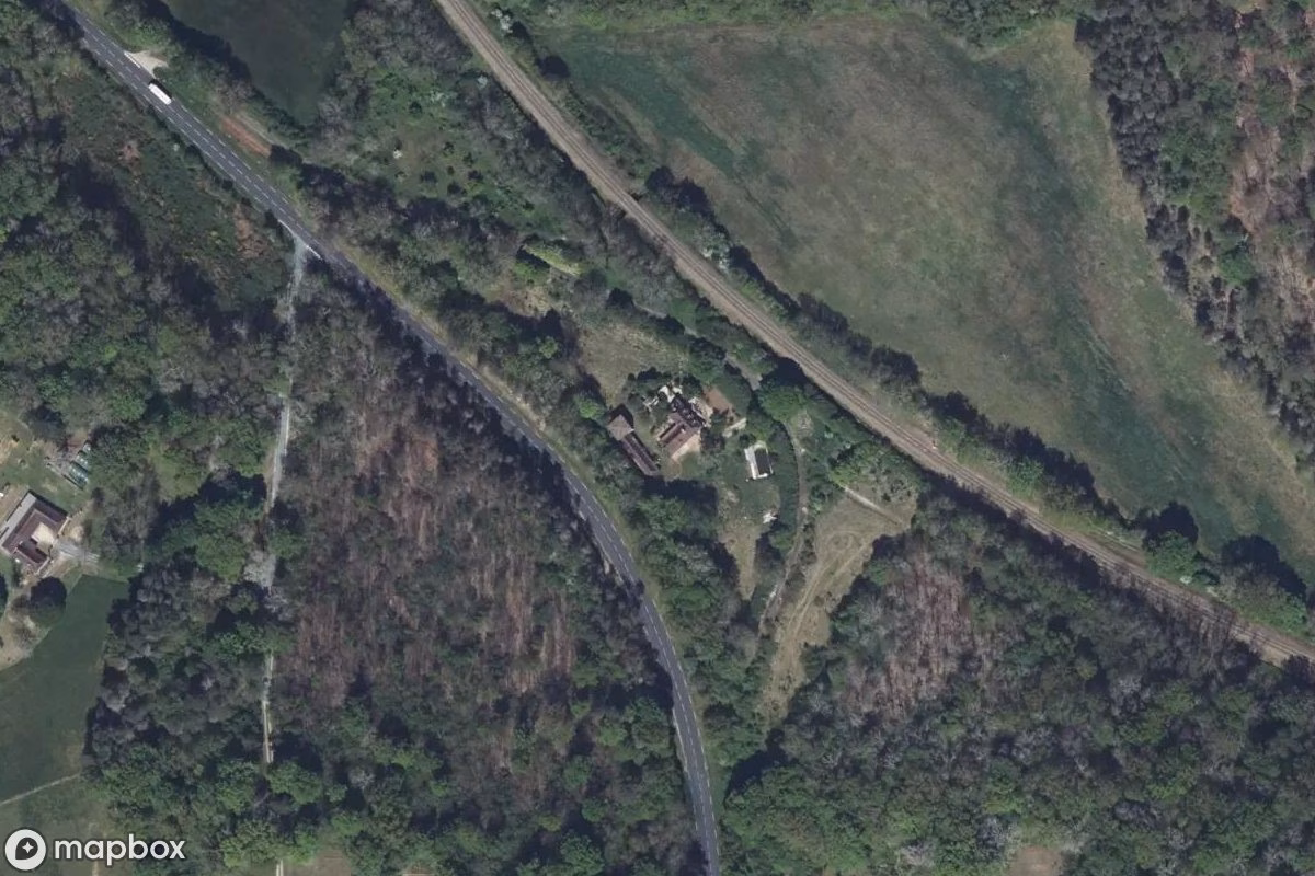 Aerial satellite view of Maison Tres Belle, an abandoned Residence in Les Versannes, France