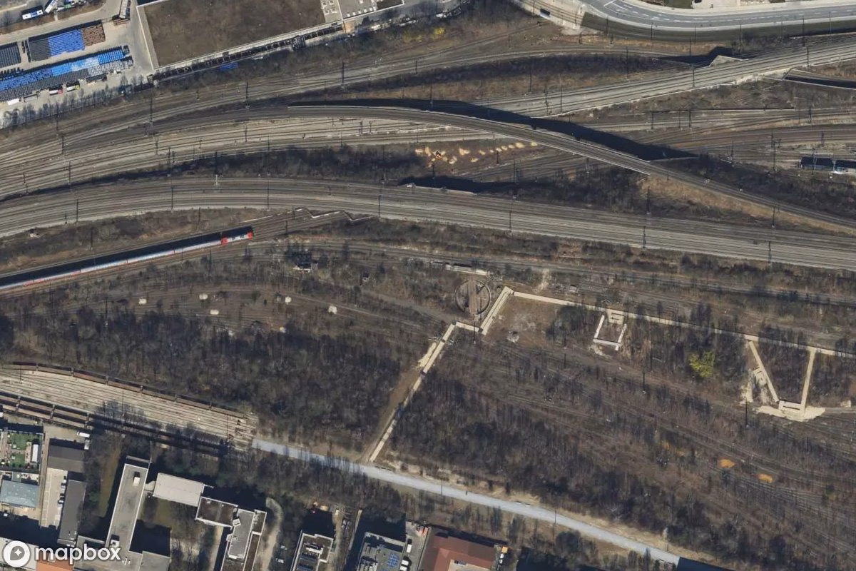 Satellittbilde fra luften av Alte Bahngleise, et forlatt  i Munich, Tyskland