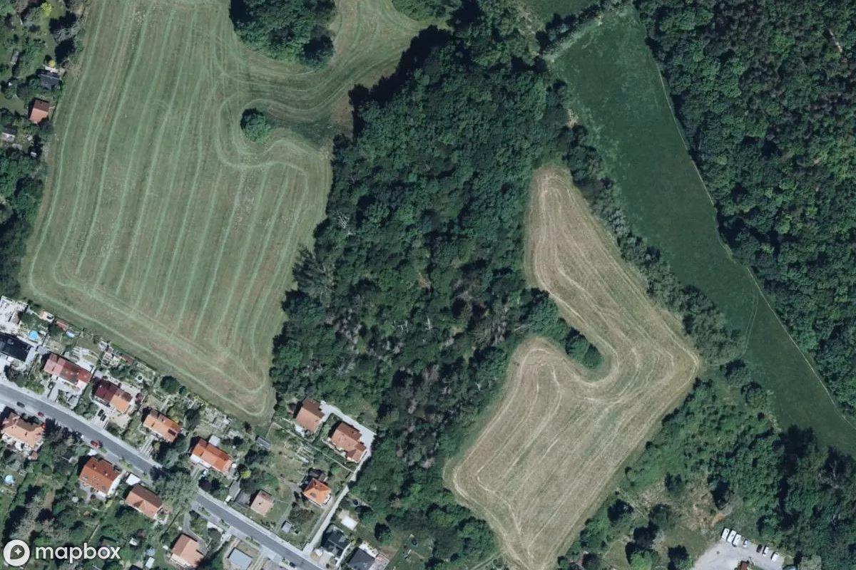 Satellietbeeld vanuit de lucht van Häusersiedlung, een verlaten Woonhuis in Freital, Duitsland