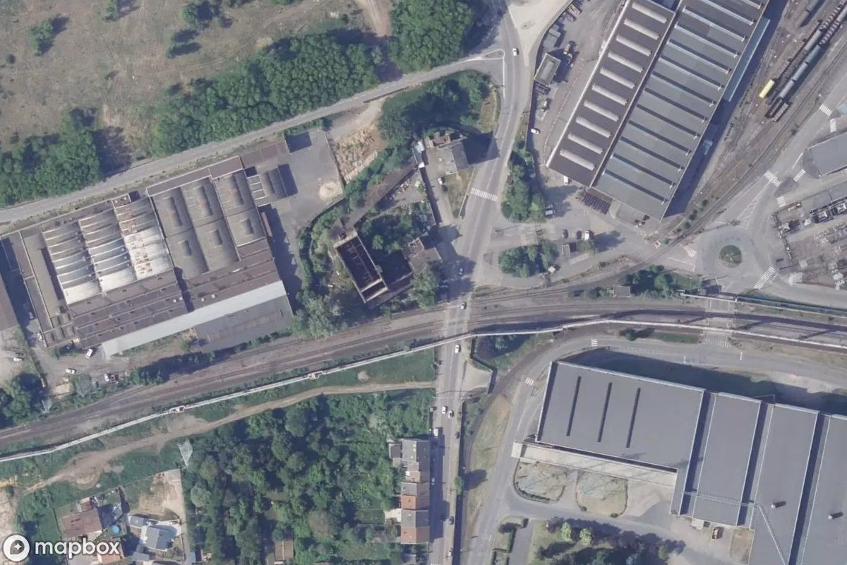 Satellittbilde fra luften av Römer-Mühle, et forlatt Fabrikk i Florange, Frankrike