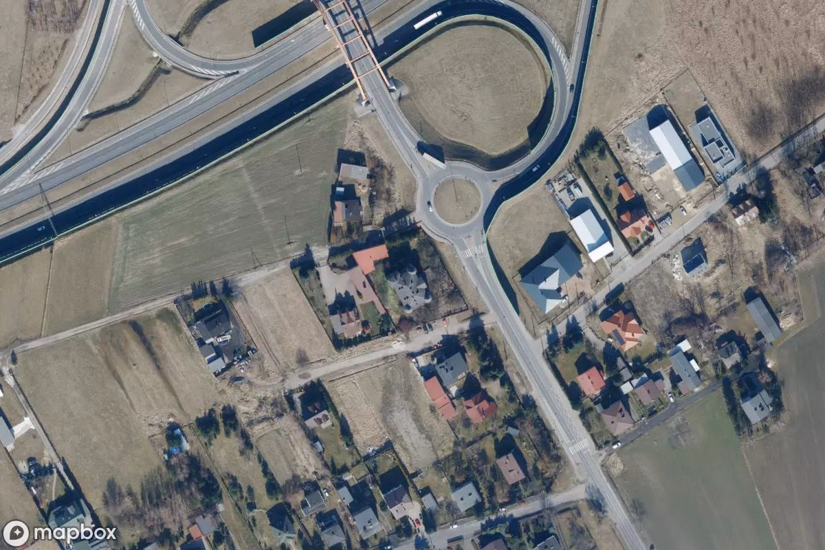 Satellittbilde fra luften av Villa Gitane, et forlatt Bolighus i Petrykozy, Polen