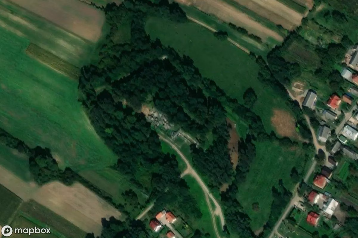 Satelitní letecký pohled na Fort Przemyśl XIII San Rideau, opuštěné Vojenský objekt v Bolestraszyce, Polsko