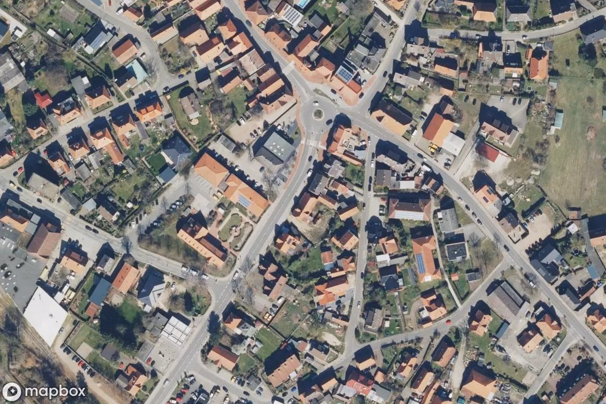 Satelitní letecký pohled na Haus, opuštěné v Bleckede, Německo